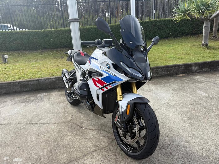 2025 BMW R 1300 RS Performance