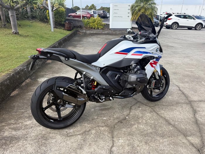 2025 BMW R 1300 RS Performance
