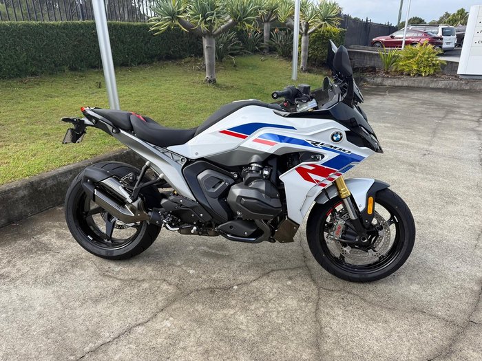 2025 BMW R 1300 RS Performance