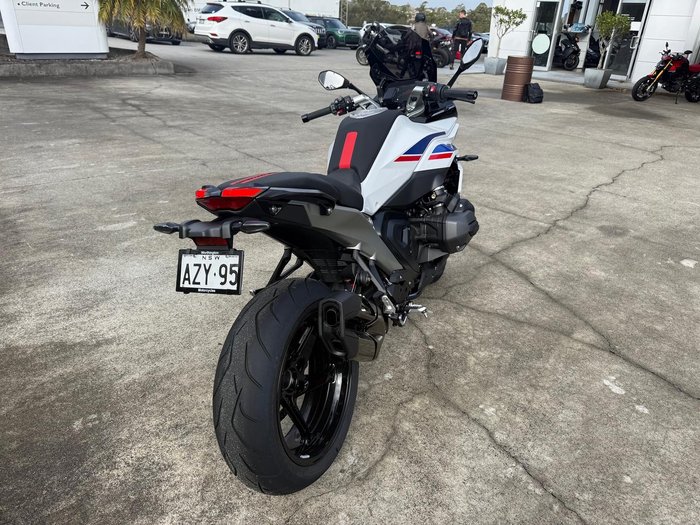 2025 BMW R 1300 RS Performance
