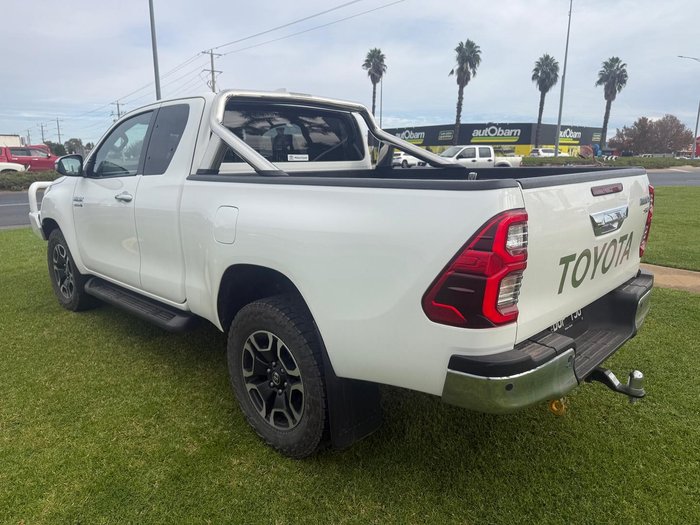 2022 Toyota Hilux SR5