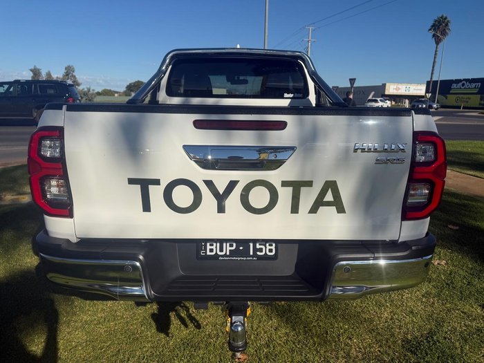 2022 Toyota Hilux SR5