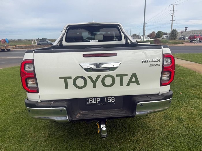 2022 Toyota Hilux SR5