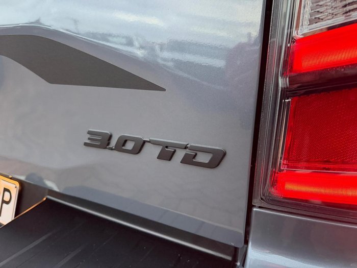 2024 Isuzu D-MAX BLADE