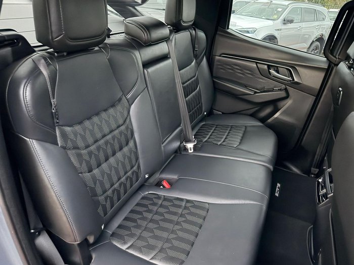 2024 Isuzu D-MAX BLADE