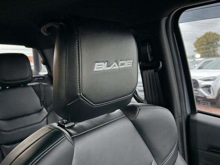 2024 Isuzu D-MAX BLADE