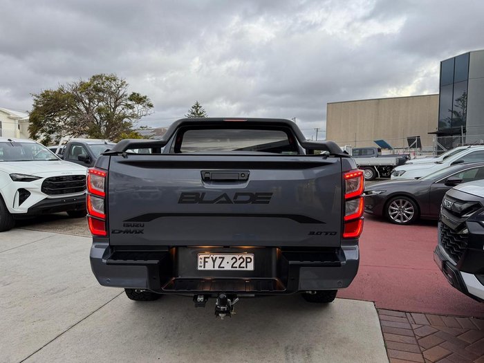 2024 Isuzu D-MAX BLADE