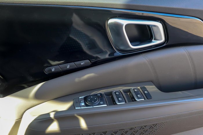 2025 Kia Carnival GT-Line HEV