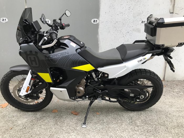 2022 Husqvarna Norden 901