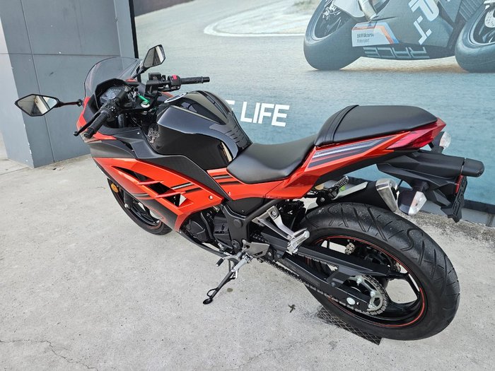 Kawasaki 2013 Kawasaki EX300 Orange
