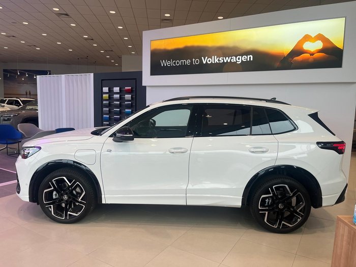 2026 Volkswagen Tiguan 200TSI eHybrid R-Line