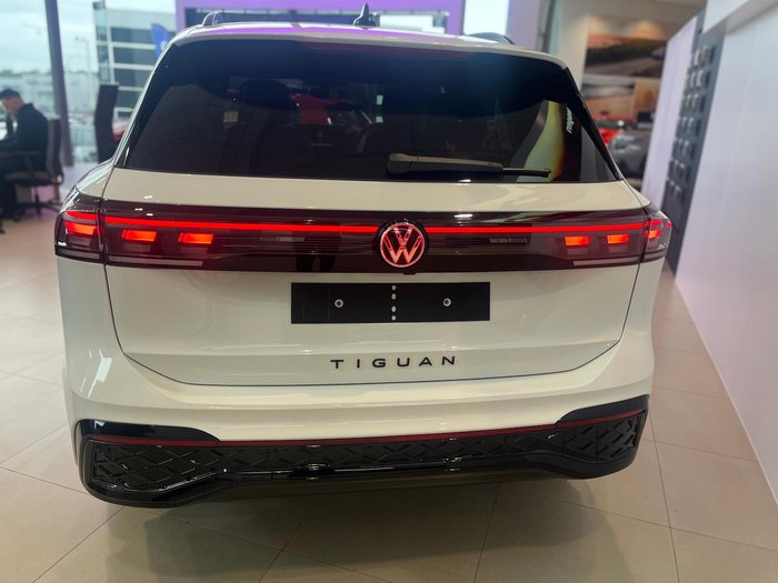 2026 Volkswagen Tiguan 200TSI eHybrid R-Line