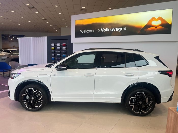2026 Volkswagen Tiguan 200TSI eHybrid R-Line
