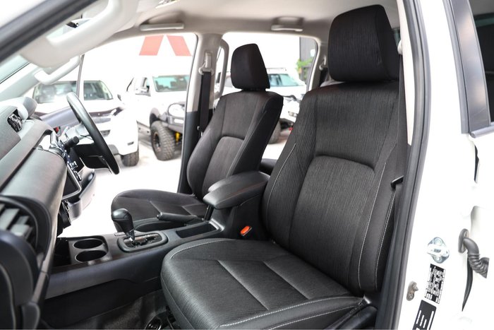 2022 Toyota Hilux SR