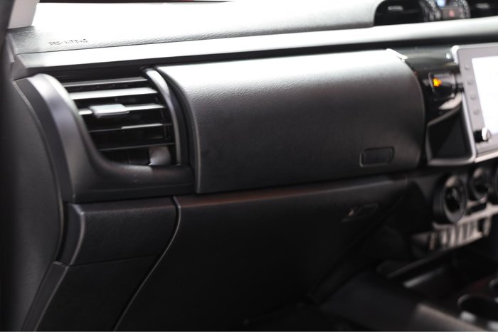 2022 Toyota Hilux SR