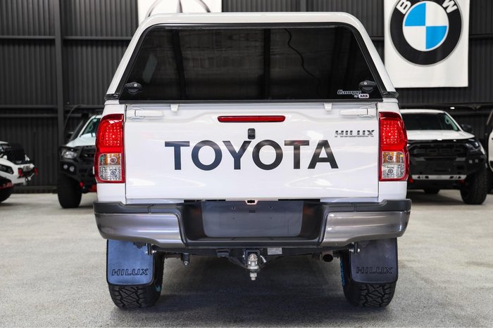2022 Toyota Hilux SR
