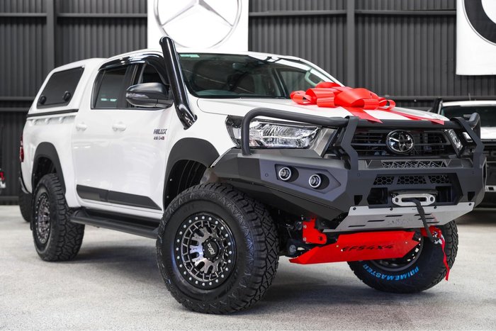 2022 Toyota Hilux SR