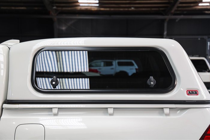 2022 Toyota Hilux SR