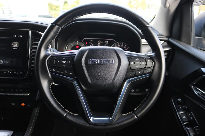 2023 Isuzu MU-X LS-T