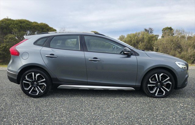 2017 Volvo V40 Cross Country T5 Inscription