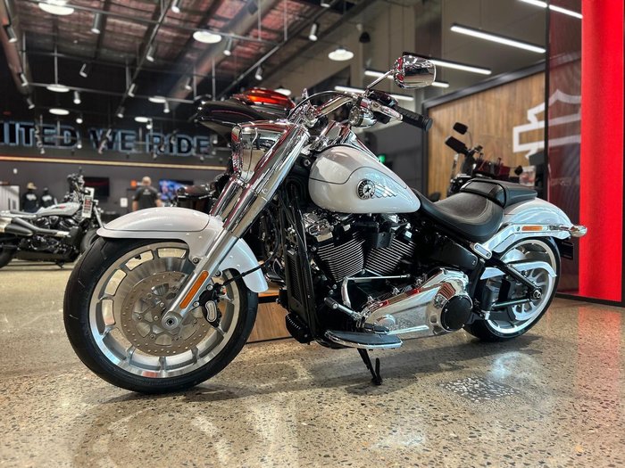 Harley-Davidson Fat Boy 117 (FLFB) Softail