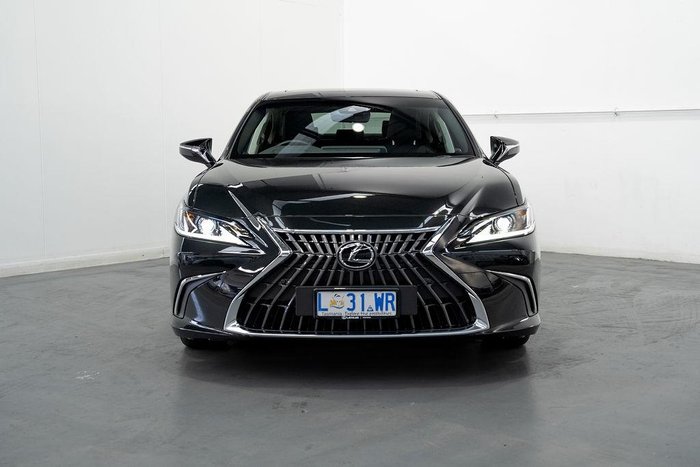 2025 Lexus ES 300h Luxury