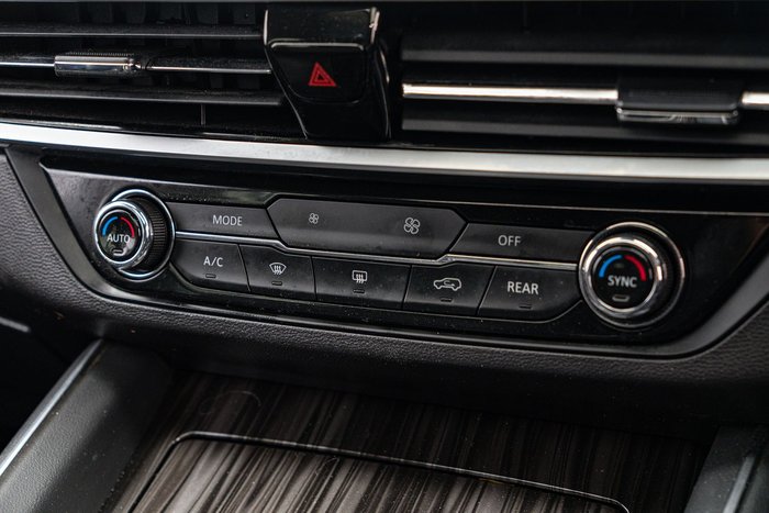 2021 LDV D90 Executive