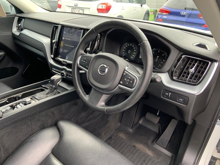 2020 Volvo XC60 D4 Momentum
