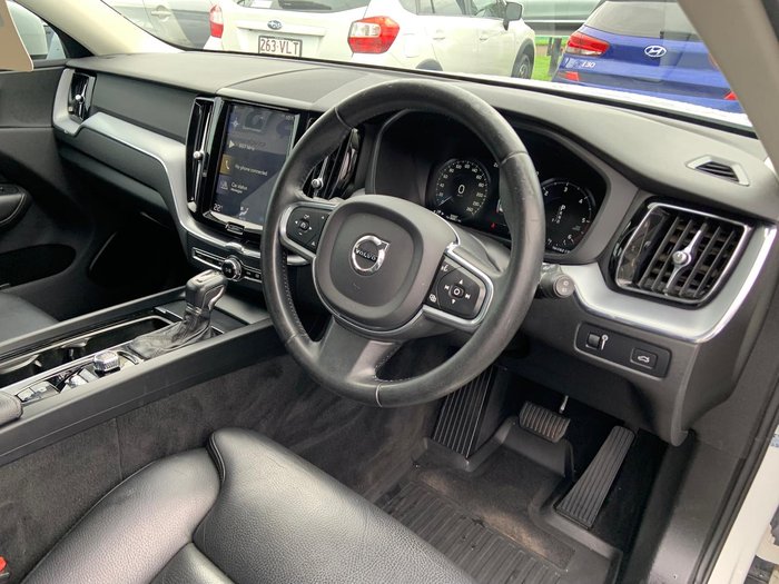 2020 Volvo XC60 D4 Momentum