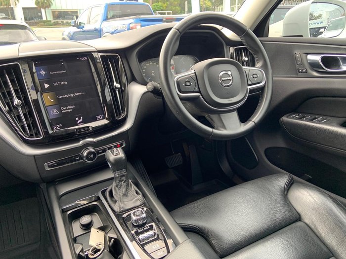 2020 Volvo XC60 D4 Momentum