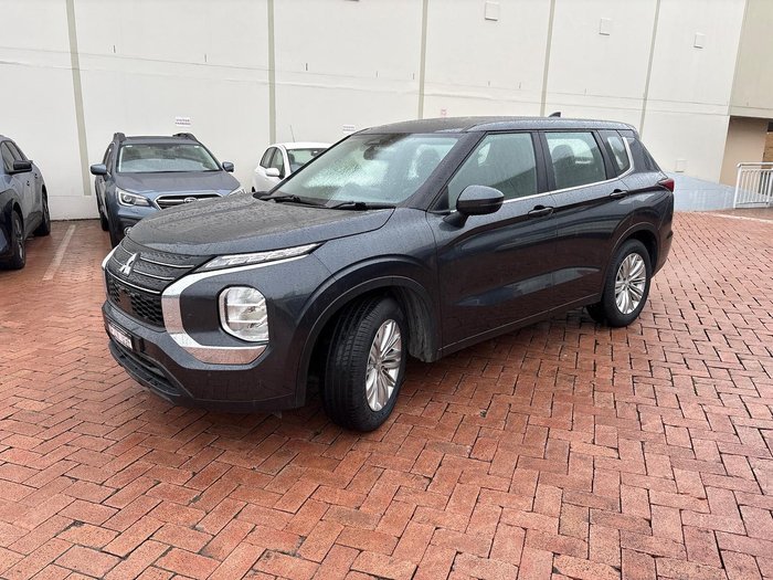 2024 Mitsubishi Outlander ES