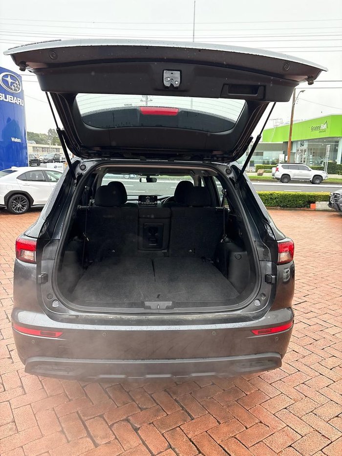 2024 Mitsubishi Outlander ES