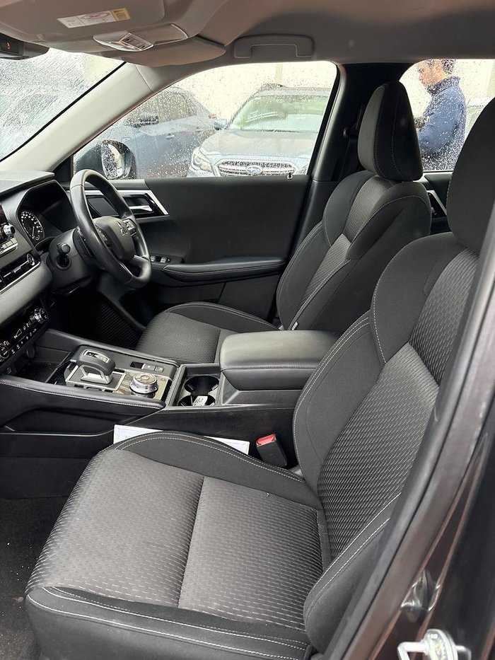 2024 Mitsubishi Outlander ES