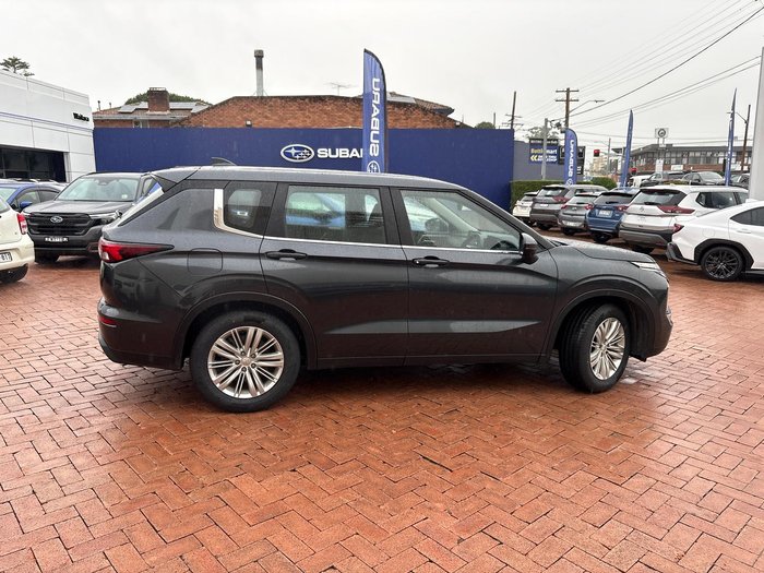 2024 Mitsubishi Outlander ES