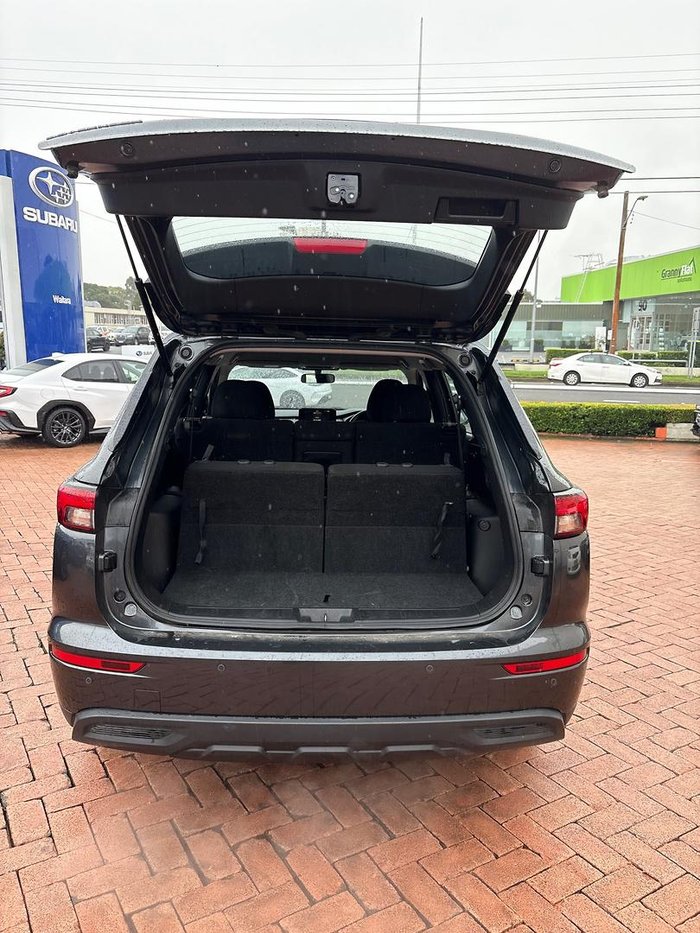 2024 Mitsubishi Outlander ES