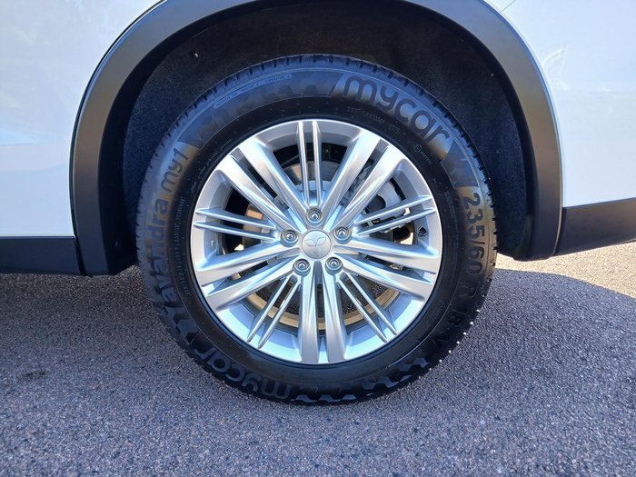 2023 Mitsubishi Outlander ES
