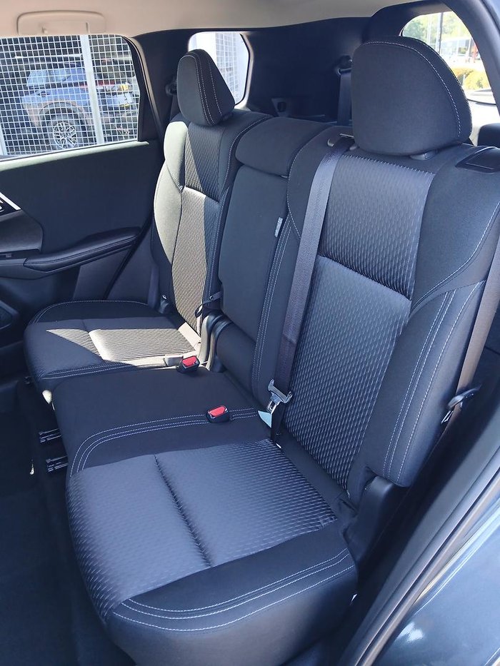 2023 Mitsubishi Outlander ES