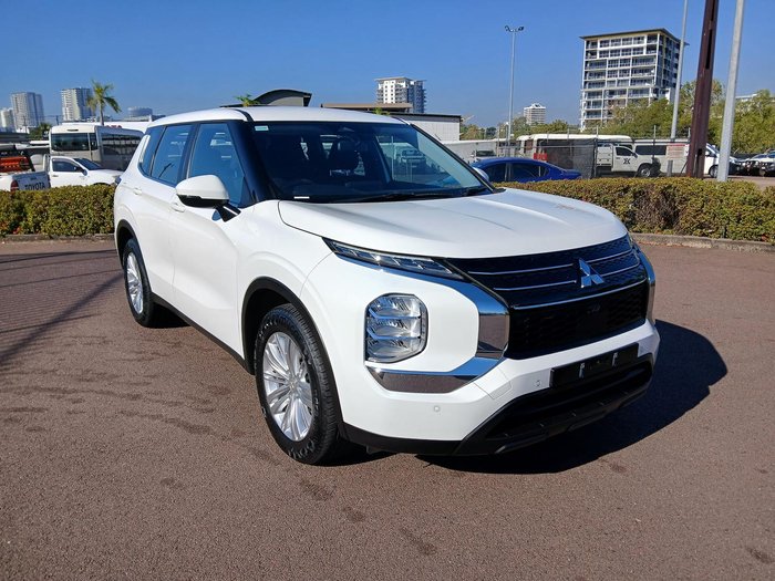 2023 Mitsubishi Outlander ES