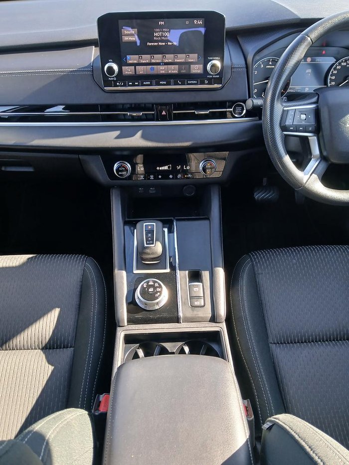2023 Mitsubishi Outlander ES