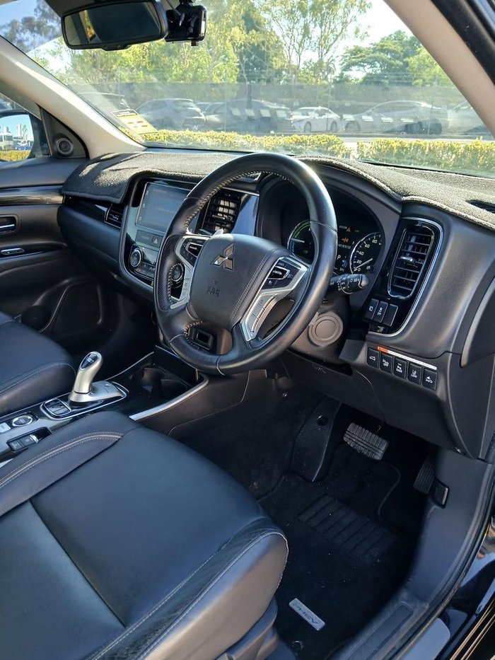 2017 Mitsubishi Outlander PHEV Exceed