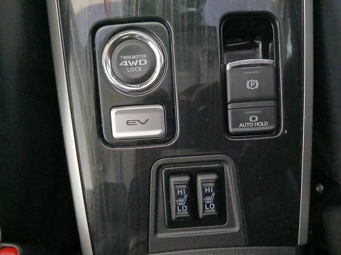 2017 Mitsubishi Outlander PHEV Exceed
