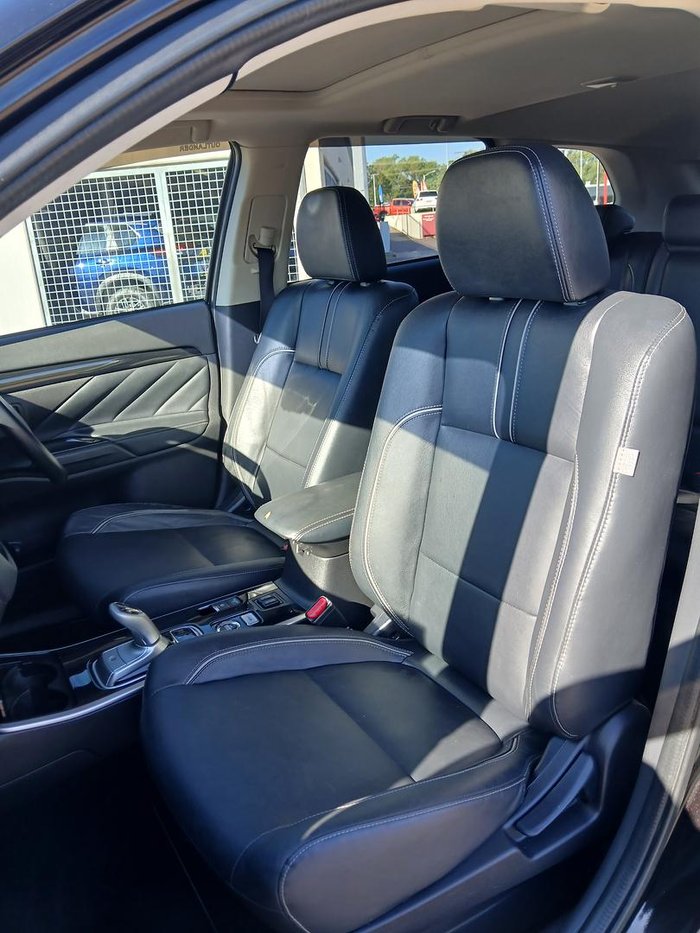 2017 Mitsubishi Outlander PHEV Exceed
