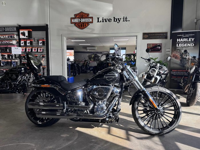 HARLEY-DAVIDSON BREAKOUT 117 (FXBR) ROAD