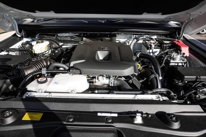 2025 Toyota Landcruiser Prado VX