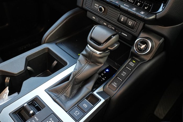 2025 Toyota Landcruiser Prado VX