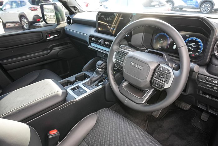 2025 Toyota Landcruiser Prado VX