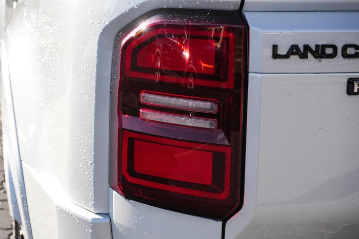 2025 Toyota Landcruiser Prado VX