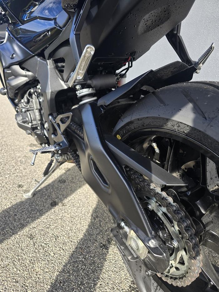 2022 Yamaha YZF-R1 R1 Black