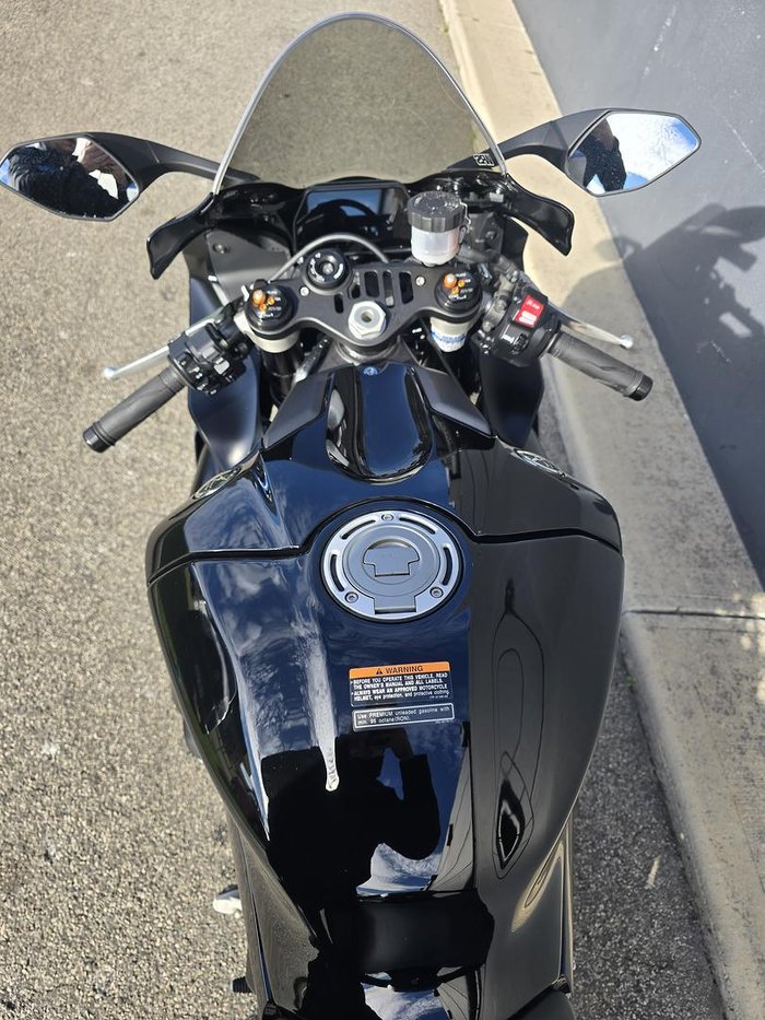 2022 Yamaha YZF-R1 R1 Black