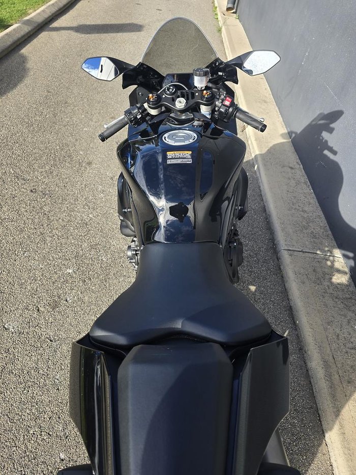 2022 Yamaha YZF-R1 R1 Black